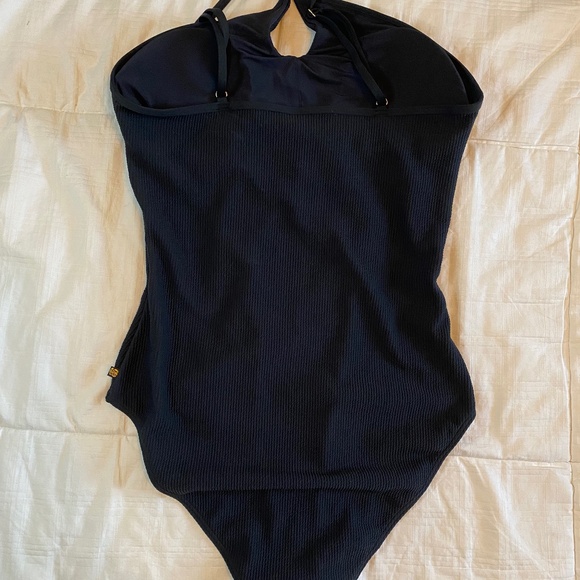 🌟NWOT - new XL Black Cross Front One-piece Swimsuit -La Vie en Rose - Picture 2 of 6